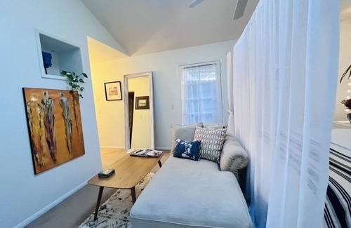 Goleta Apartment | Modern BOHO Chic Getaway in the Goodland! 2.6 miles to UCSB 10mins to downtown