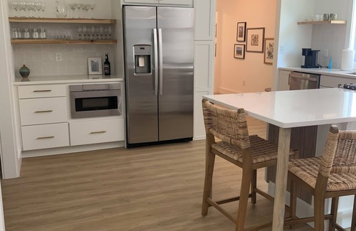 Wade Hampton House | Modern & Bright 3-bedroom house in Greenville between airport & downtown w/WiFi