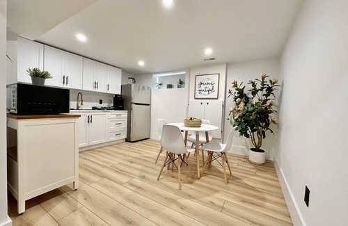 Grimsby House | Modern, Bright, Spacious 2 Bedroom Guest Suite - Entire Separate Basement