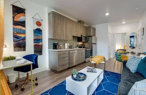 King Apartment | Modern & Bright Studio, Fast WiFi, Walkable to NE Portland Neighborhoods, Alberta Arts/Williams District