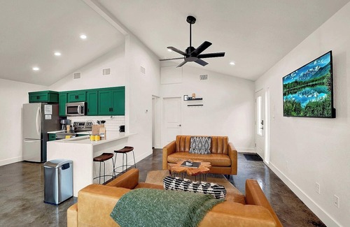 Wimberley House | Modern Cabin Trio