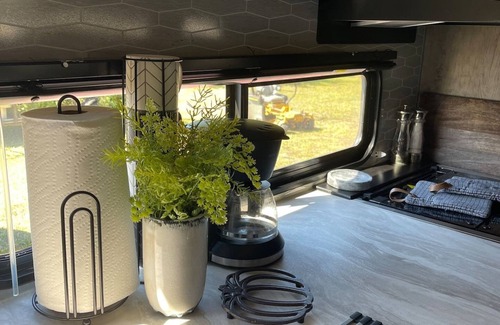 Oil City House | Modern Camper for rent at Caddo Lake with Kayaks, Caddo Lake Cabins, Oil City, La.