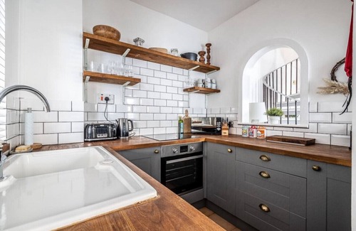Exeter Apartment | Modern, central flat with character features