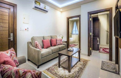 Jeddah House | Modern Chic Studio Apartment in AR Rawabi, Jeddah