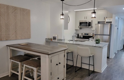 Gainesville House | 🌟 Modern Comfort Awaits in Gainesville Condo 🌆🏡