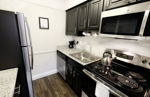 North Dallas Apartment | Modern Comfort + Dallas City Flat