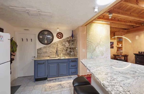 Agua Fria House | Modern Comfort Meets Santa Fe Charm – 2BR/2BA Retreat