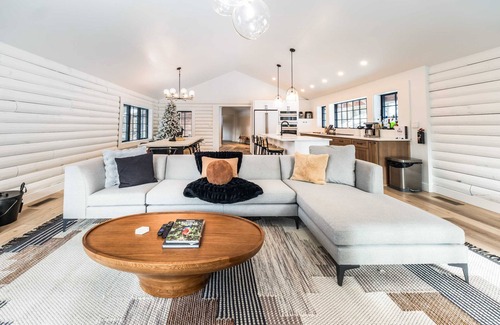 Warwick House | Modern Comfort Timeless Charm | Log Cabin Retreat