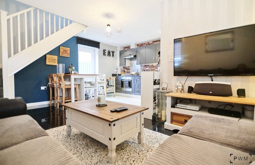 Church Gresley House | Modern comfortable Two Bedroom Home