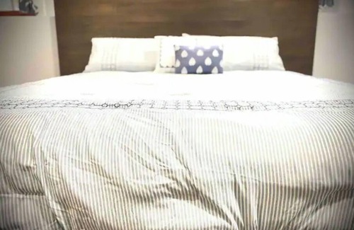 Plato Center House | Modern-comfortable-private suite Beautiful Dundee