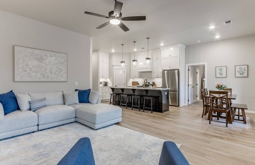 Wheatland House | Modern Comforts Await on Scissortail!