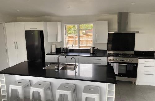 Newstead House | Modern & Comfy 2-Bedroom House