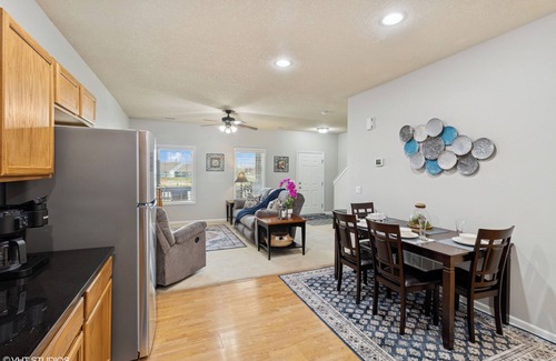 Waukee House | Modern Condo 3BR-3BA. Pet friendly, Perfect 4 Families, Longer stays, Waukee-WDM