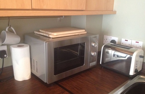 Nottingham City Centre Apartment | Modern, convenient, 2 bed apartment with parking close to the train station.