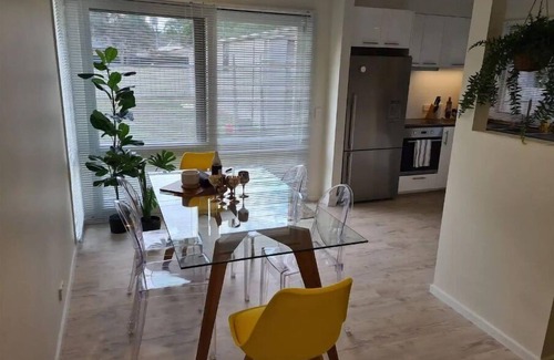 Kambah House | Modern, cosy, pet friendly house (3 bedrooms/2 bathrooms)
