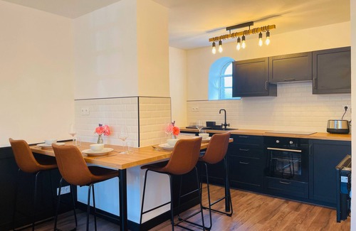 Genouillac Cottage | Modern Cottage on grounds of Chateau de Bruges with Shared pool and grounds.