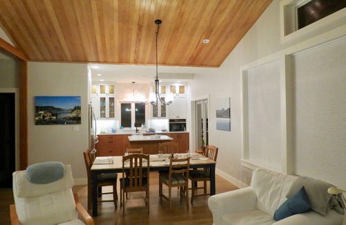 Sidney House | Modern Cottage-Style House Close to all Amenities and the Ocean in Sidney BC.
