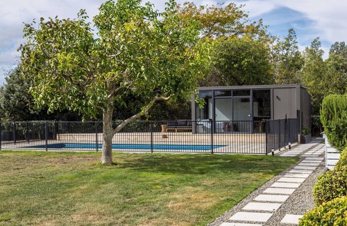 Martinborough Apartment | Modern Country Living near Town Centre