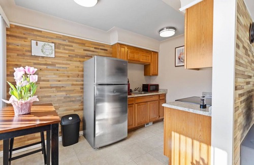 Shelby Township Apartment | Modern Cozy 1 Bedroom Apartment in Shelby Township