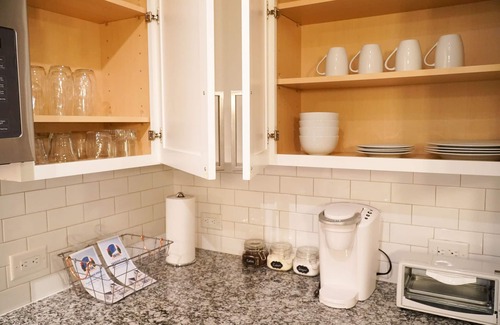 Myers Park Apartment | Modern Cozy 1BR ◉ Gym ◉ Balcony ◉ Free Parking
