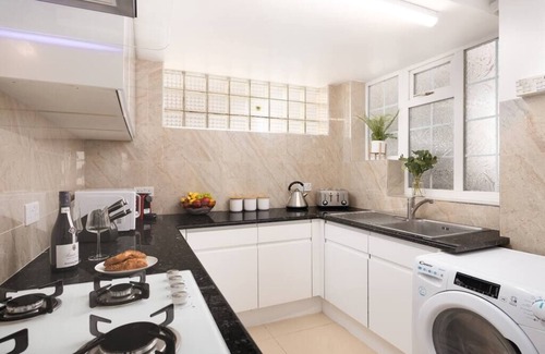 Lancaster Gate Apartment | Modern & Cozy 4 Bedroom House - Queensway Station