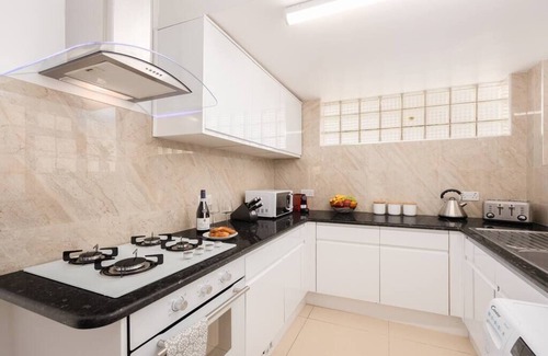 Lancaster Gate Apartment | Modern & Cozy 4 Bedroom House - Queensway Station