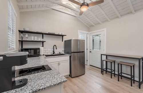 College Station House | Modern Cozy Cove