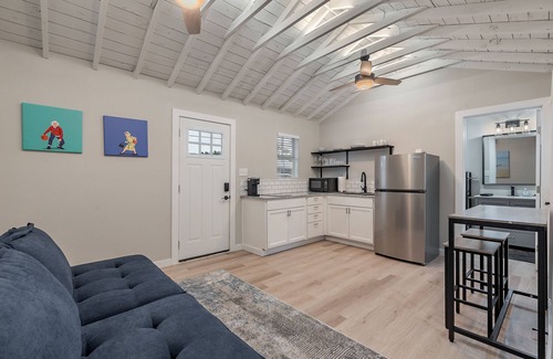 College Station House | Modern Cozy Cove