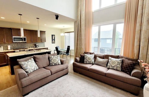 Symons Valley House | Modern Cozy Home in Calgary NW. 3 Bed+3 bath, 2 car Garage-near canmore/banff