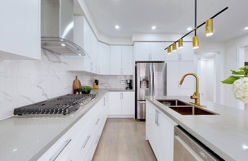 Keswick House | Modern & Cozy Retreat 4BR Detached Home ~ Georgina