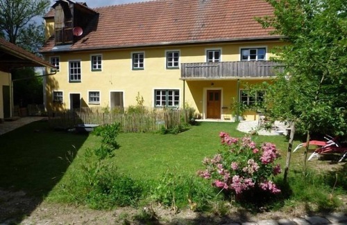 Siegenburg Apartment | Modern, cozy vacation apartment for 5 people