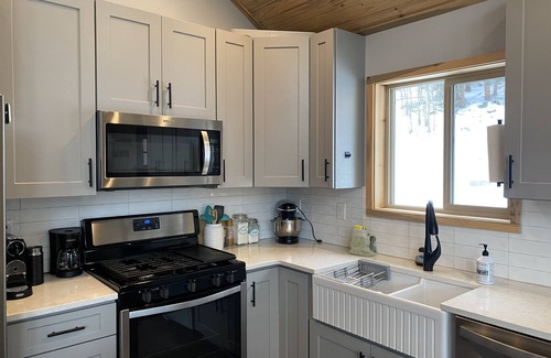 Alma Cabin | Modern, Creekside, Family Friendly Mountain Home w/Hot Tub - Sense of Adventure Retreat