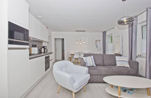 Gross Zicker Apartment | Modern vacation apartment with private terrace - Haus Inselwind FeWo MEERzauber