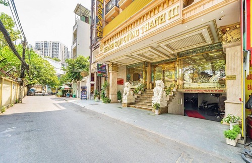 District 10 House | Modern Deluxe Escape | Near Children’s Hospital 1