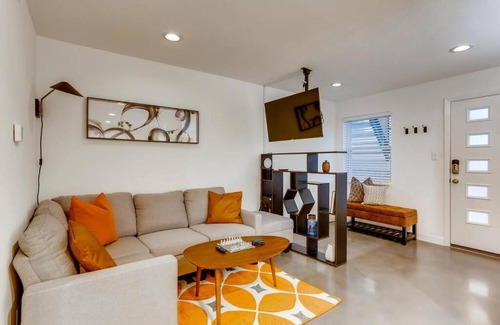 Clarksville Apartment | Modern Designer Condo Close to Downtown Austin!