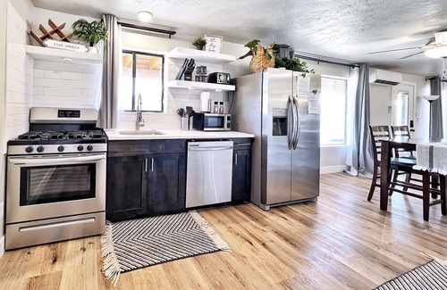 Toquerville House | Modern Downstairs Suite in Zion