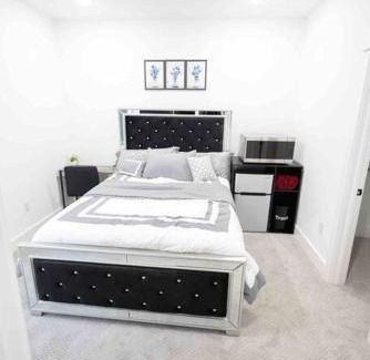 South Central Houston House | Modern Dream Townhouse