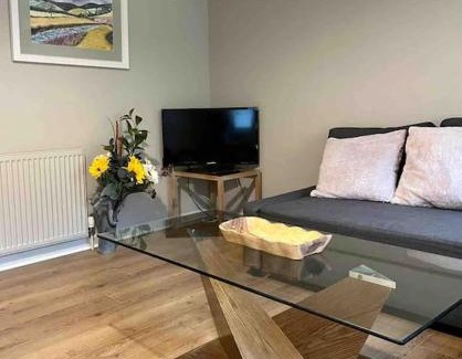 Gorgie Apartment | Modern Edinburgh Apartment 2 bedrooms & two bathrooms
