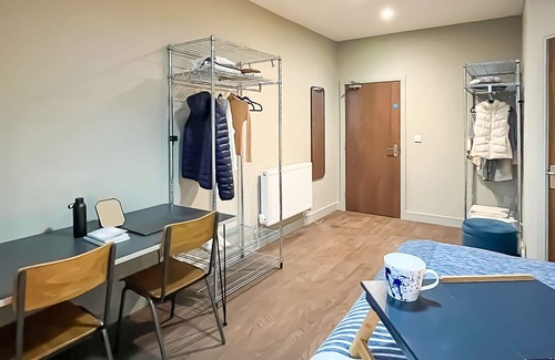 Easton Apartment | Modern Eight Bedroom Apartment in Bristol