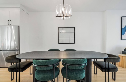 Sage Hill House | Modern Elegance & Comfort – 3BR + 3 Ensuites, AC