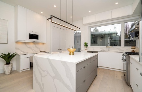 Dunbar House | "Modern Elegance in a Prime Location: 4BR, 2.5 Bath Half Duplex"