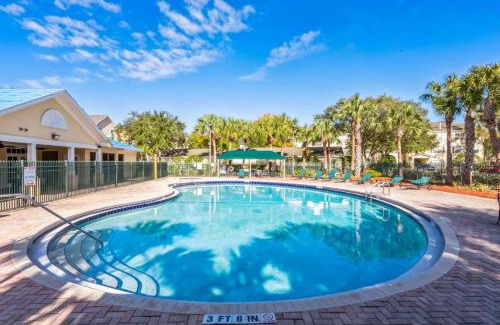 New Tampa Apartment | Modern Escape Cali King Beds EV Chargers Available