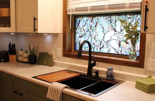 Garden City Apartment | Modern Escape in the heart of Garden City!