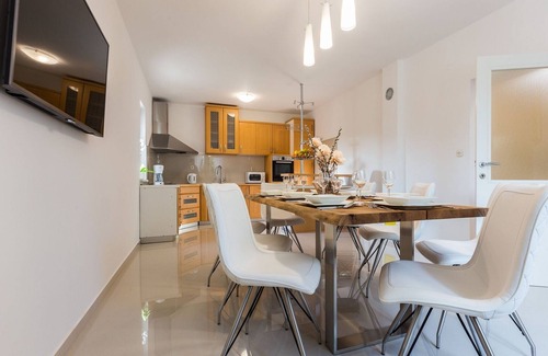Policnik Villa | Modern Escape with Private Pool - 4 Bedroom Villa