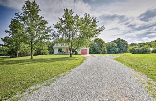 Excelsior Springs House | Modern Excelsior Springs Home with Deck and 3 Acres!