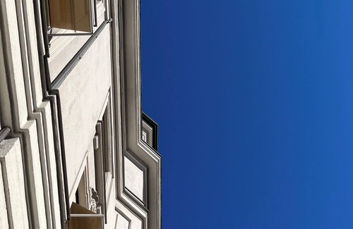 Lehel Apartment | Modern Family apartment in historic building in the center of Munich