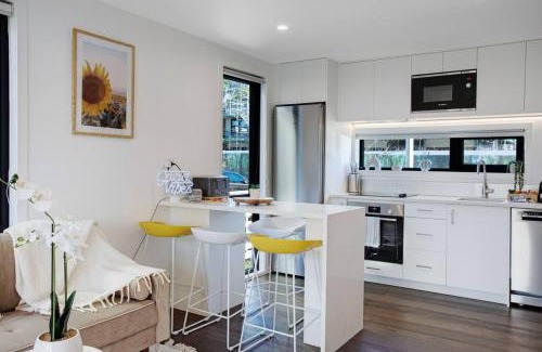 Auckland House | Modern Family Home 7km Airport Free Park