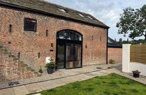 Hoylandswaine House | Modern Family/Pet Friendly Barn Conversion in a rural setting great access