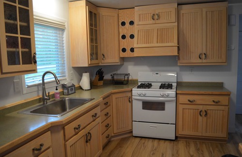 Wakefield House | Modern Family Style Getaway -Wakefield UP House for up to 8!