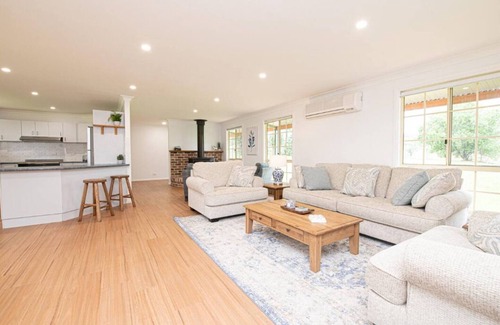 Orange House | Modern farm stay | Games room | Billiards, table tennis